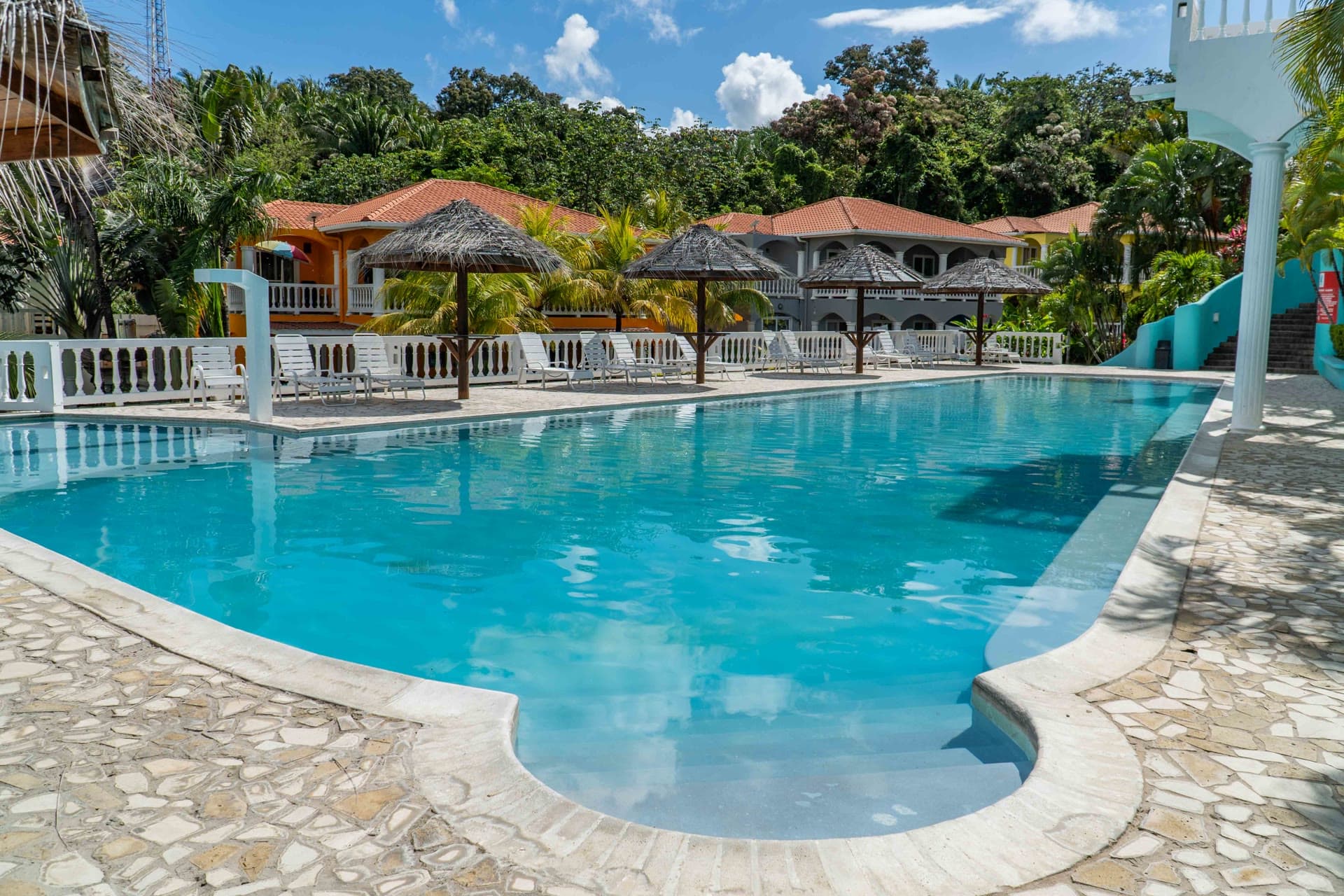 Pool · Splash Inn Dive Resort, Roatan