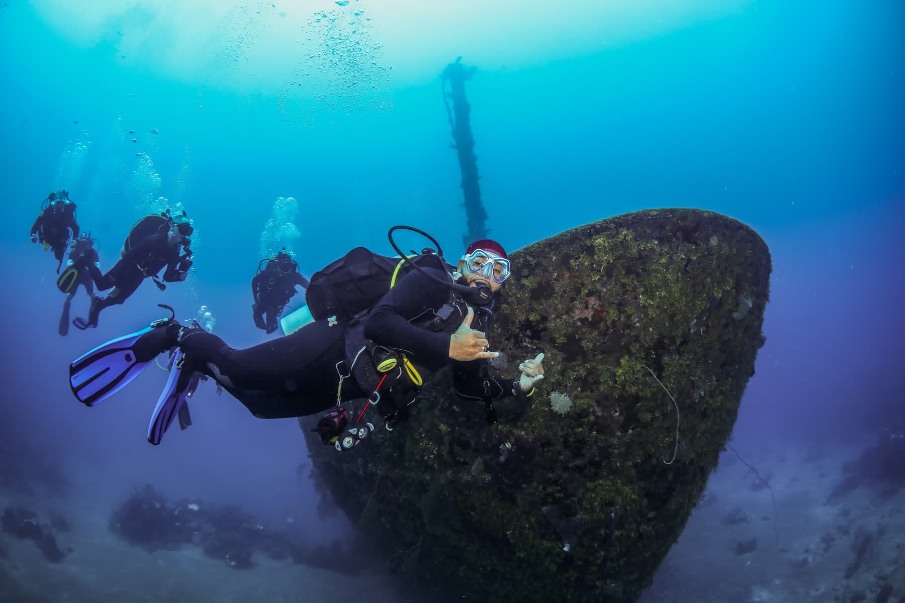 7 Nights / 15 Dives